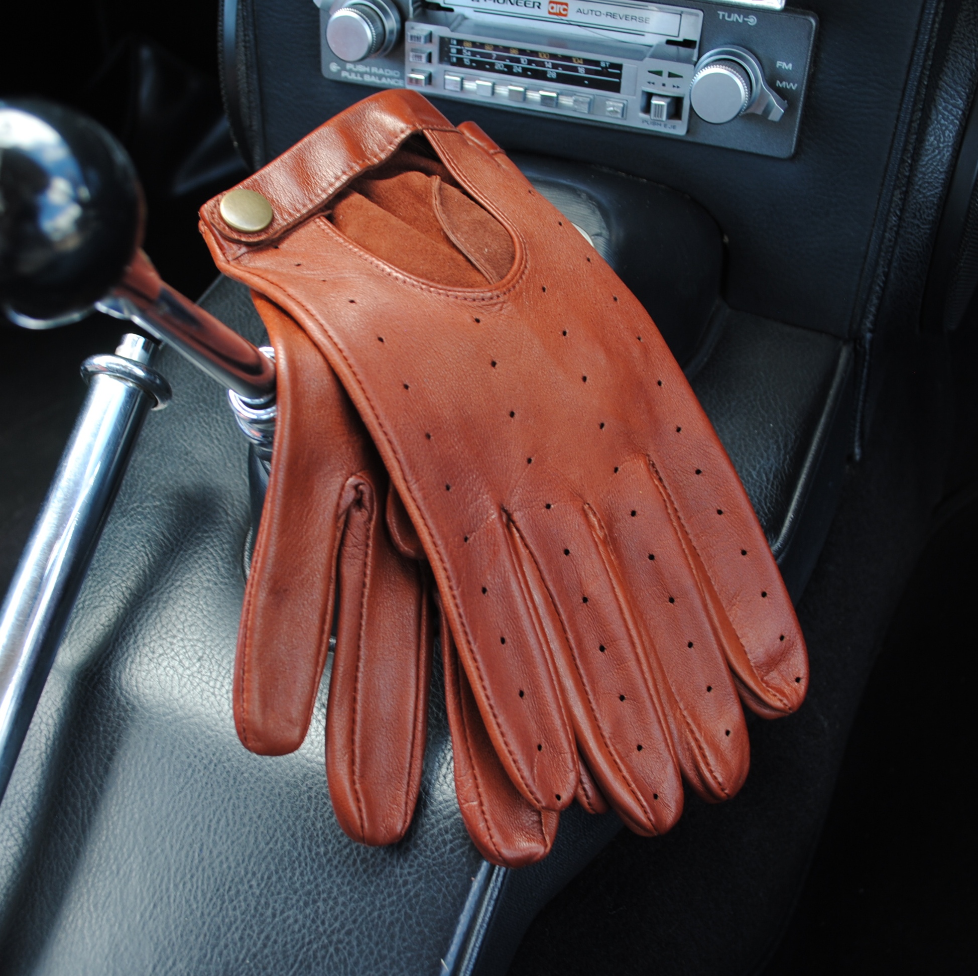 Мужские перчатки для вождения